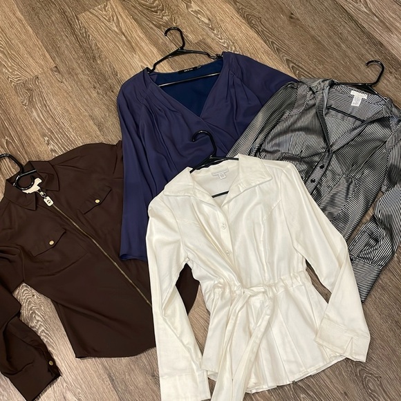 Bundle of 4 Tops - Picture 1 of 6